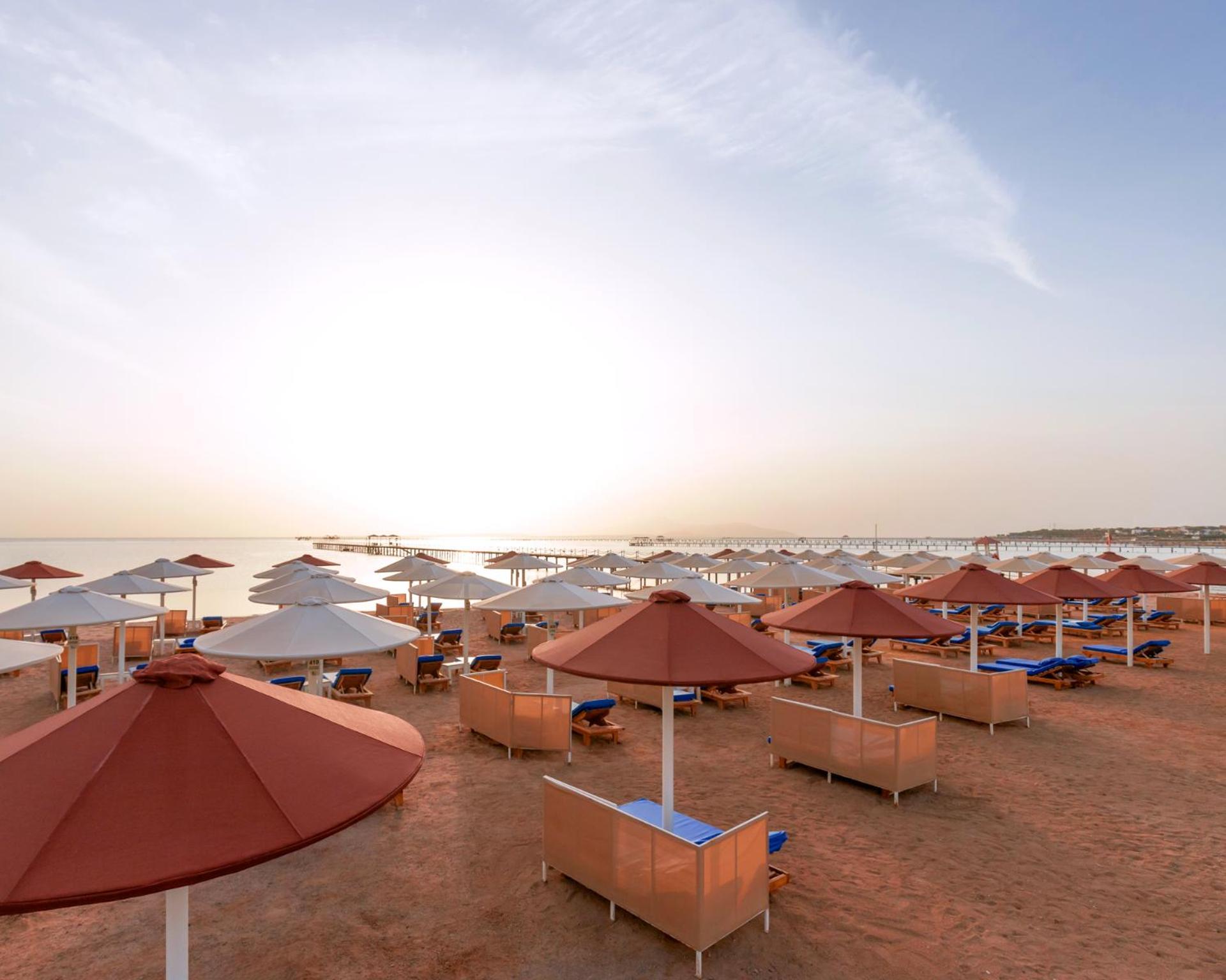 Pickalbatros Laguna Club Resort Sharm El Sheikh Dış mekan fotoğraf Beach at the Grand Hotel